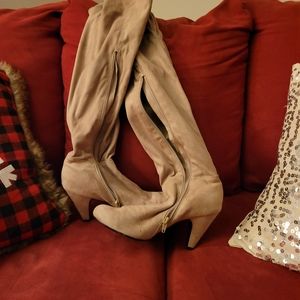 Womens Nude suede boots